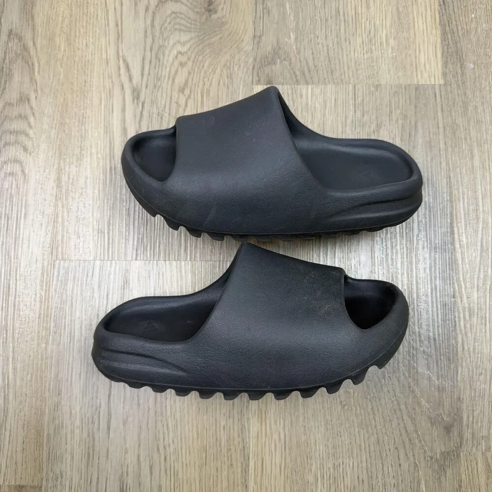 Yeezy Foam Slide Sandals in Black